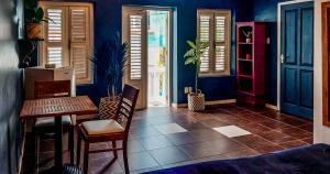 Ruang duduk di Atelier Skalo Boutique Hotel