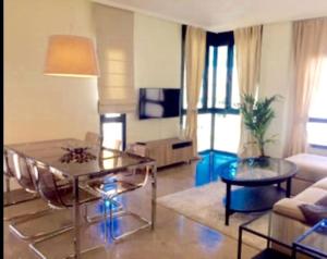 TV a/nebo společenská místnost v ubytování Centric apartment Marbella town