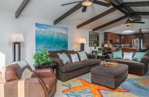 Gallery image of 508 Clubhouse Ave. in Newport Beach