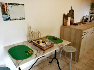 Zdjęcie z galerii obiektu Joli appartement dans villa entre Nice et l'arrière pays w mieście Castagniers