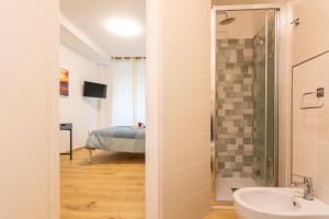 A bathroom at Italianflat - Vittoria Suite