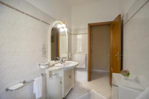 Ένα μπάνιο στο Sicilia bedda house