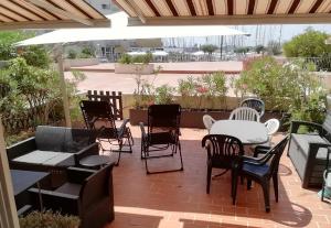 Balkón alebo terasa v ubytovaní Magnifique appart neuf 6 pers CLIMATISE grande terrasse amenagee