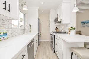 Gallery image of 114 Forty Second Street B in Newport Beach
