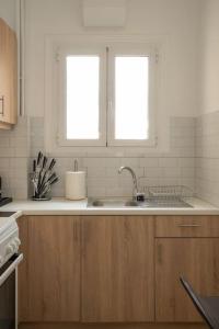 Imagen de la galería de Classy & Comfy 1 BD Apt 4' to Acropolis, en Atenas