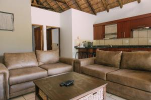 Kruger View Chalets的休息区
