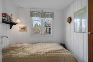 Postel nebo postele na pokoji v ubytování Authentic Holiday Home Close To The Beach