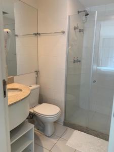 Ett badrum på KMT Comfort Flat