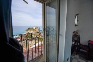 Choros في تروبيا: غرفة مع شرفة مطلة على المحيط