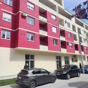 Budova, kde se apartmán nachází + 24 fotografií