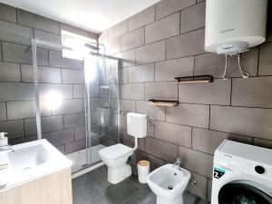 Koupelna v ubytování Apartments Žman + 37 fotografií