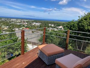 En balkong eller terrass på Villa Calme et Vue au RDV/Piscine/Plage 10 min