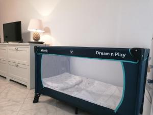 A bed or beds in a room at Vatican Walls Apartment