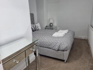 Gallery image of Quantock Lodge Vicarage 1 in Rochester +9 photos
