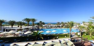 Bazén v ubytování Hotel Meninx Djerba nebo v jeho okolí