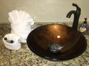 Foto sihtkohas Mount Ida asuva majutusasutuse Mountain Harbor Queen Guest Room on Lake Ouachita galeriist +35 fotot