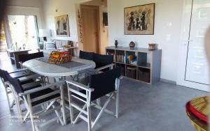 Zdjęcie z galerii obiektu Villa Raphael w Lixoúrion +36 zdjęć