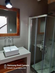 Vonios kambarys apgyvendinimo įstaigoje Departamento Casco Historico para 2 p