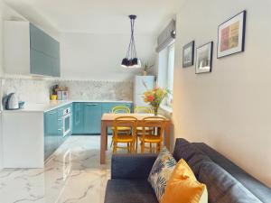 Kuchyňa alebo kuchynka v ubytovaní Urban Jungle - luksusowy apartment w Gdyni.