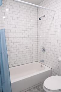Koupelna v ubytování Hotel Tano Guam