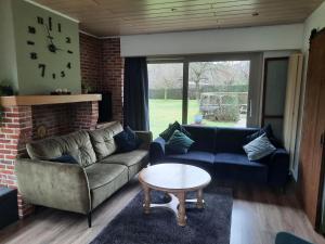 Posezení v ubytování Holiday Home in Merksplas near Nature