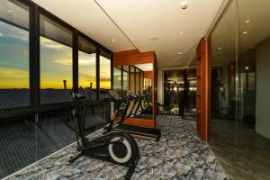 Fitness centrum a/nebo fitness zařízení v ubytování Nata Azana Hotel Solo