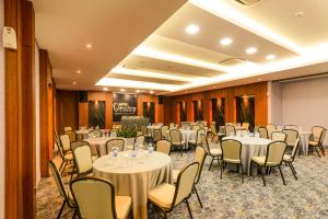 Restaurace v ubytování Nata Azana Hotel Solo + 37 fotografií