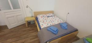 A bed or beds in a room at Appartement Belvedere Wien