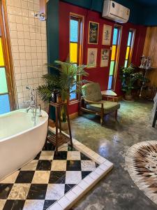 Koupelna v ubytování T-House BKK 2Floors near BTS with swimming pool and free Wifi