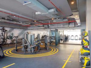 Fitness centrum a/nebo fitness zařízení v ubytování Beautiful Studio Apartment in Dubai Marina