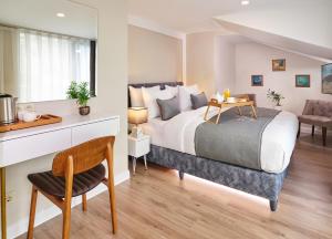 Кровать или кровати в номере ACTUEL LİFE HOTEL