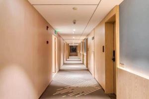 Foto sihtkohas Guangzhou asuva majutusasutuse Chaoman Hotel -Guangzhou Shijing City Plaza Xiaoping Subway Station galeriist