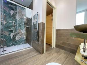 A bathroom at Suite Dreams Montecatini