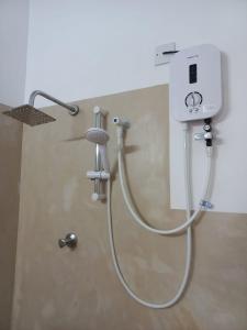 A bathroom at The Anchorage Holiday Apartments - Negombo