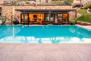 Bazén v ubytování Relais Limonaia - Suites & Garden SPA nebo v jeho okolí