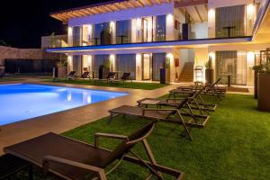 Bazén v ubytování Relais Limonaia - Suites & Garden SPA nebo v jeho okolí
