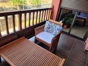 A balcony or terrace at Luminoso y Elegante, piscinas y pistas de pádel