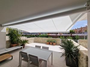 Balkón alebo terasa v ubytovaní Prime Spanish Holidays - Marina Bay Apartment