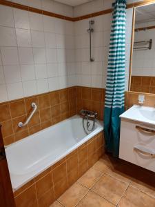 Koupelna v ubytování Aldeas De Aguamarina Phase I Ground Floor Apartment