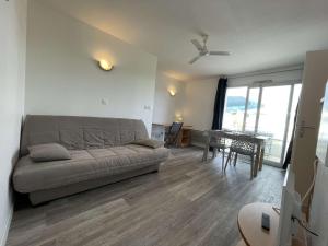 Fotografia z galérie ubytovania Appartement avec Balcon, Parking, Piscine - Proche Plage des Minimes, La Rochelle - FR-1-246-646 v destinácii La Rochelle