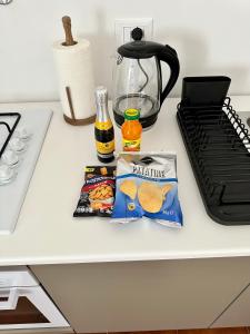 Set per la preparazione di tè e caffè presso Casa Cibrario - vicino Porta Susa F.S.
