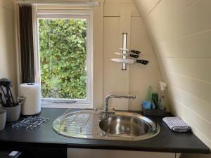 Fotografie z fotogalerie ubytování Cosy Glamping Pod with Ensuite WC Near Kingsbridge & Salcombe v destinaci Kingsbridge + 23 fotografií