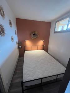 Postel nebo postele na pokoji v ubytování Appartement Argelès-sur-Mer avec piscine à 500m de la mer