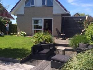 a patio in front of a house at Ark in Terherne