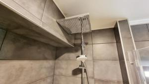 Łazienka w obiekcie Le SMART - Parking - Terrasse - Wifi - Mulhouse - Relax BNB