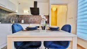 Zdjęcie z galerii obiektu Le SMART - Parking - Terrasse - Wifi - Mulhouse - Relax BNB w mieście Pfastatt