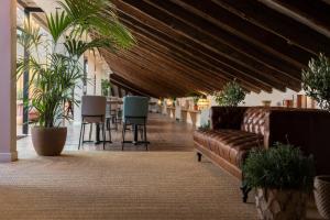 Restauracja lub miejsce do jedzenia w obiekcie Petit Palace Preciados