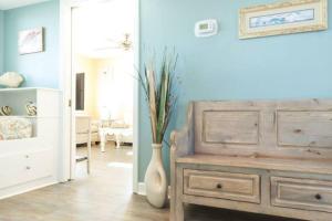 Gambar di galeri bagi Port O' Call B201 - Direct Oceanfront Views di Isle of Palms