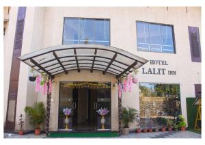 Gallery image of Hotel Lalit inn in Lonavala