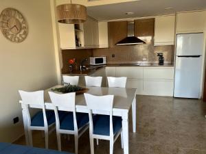 Kuchyň nebo kuchyňský kout v ubytování Golden Beach Sant Carles de La Ràpita